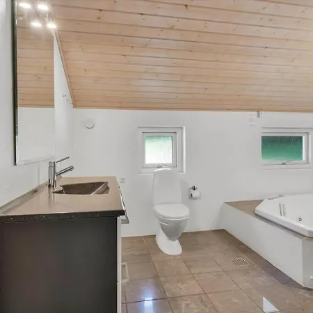 Bv396-blavand-soren-gades-mark-32-b *